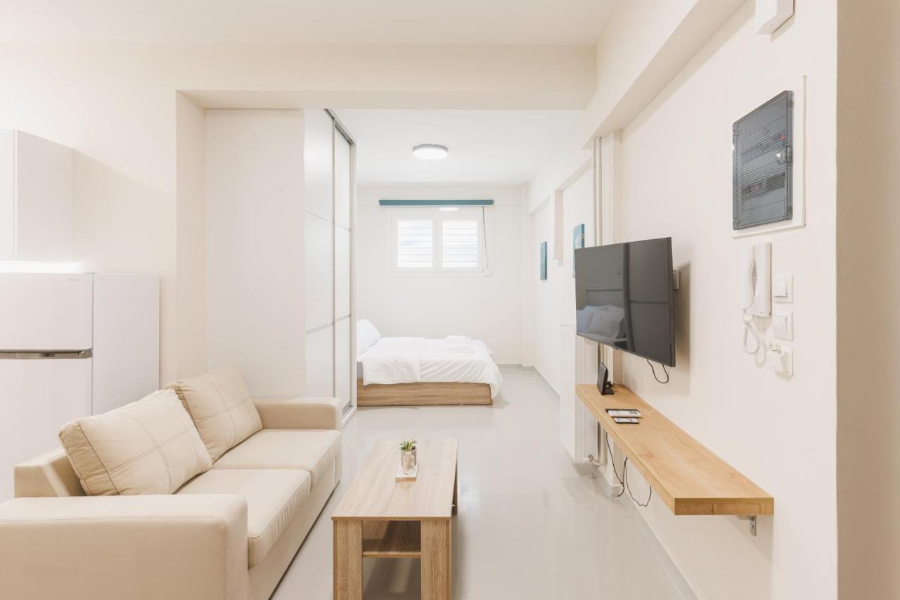 אתונה Fully Renovated Luxurious Semi-Basement Studio מראה חיצוני תמונה